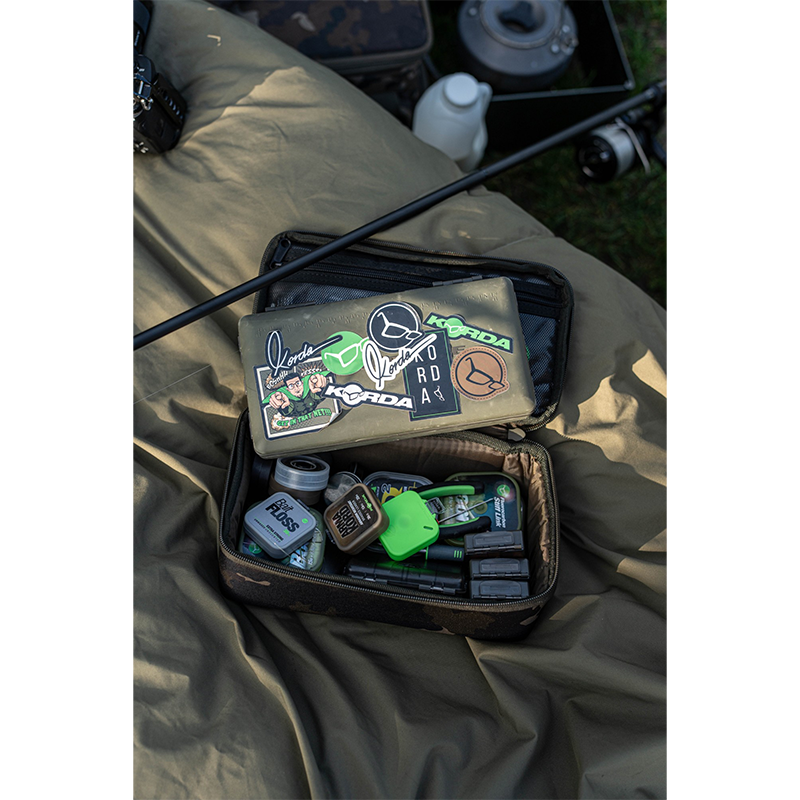 KORDA COMPAC 140 TACKLE POUCH DARK CAMO