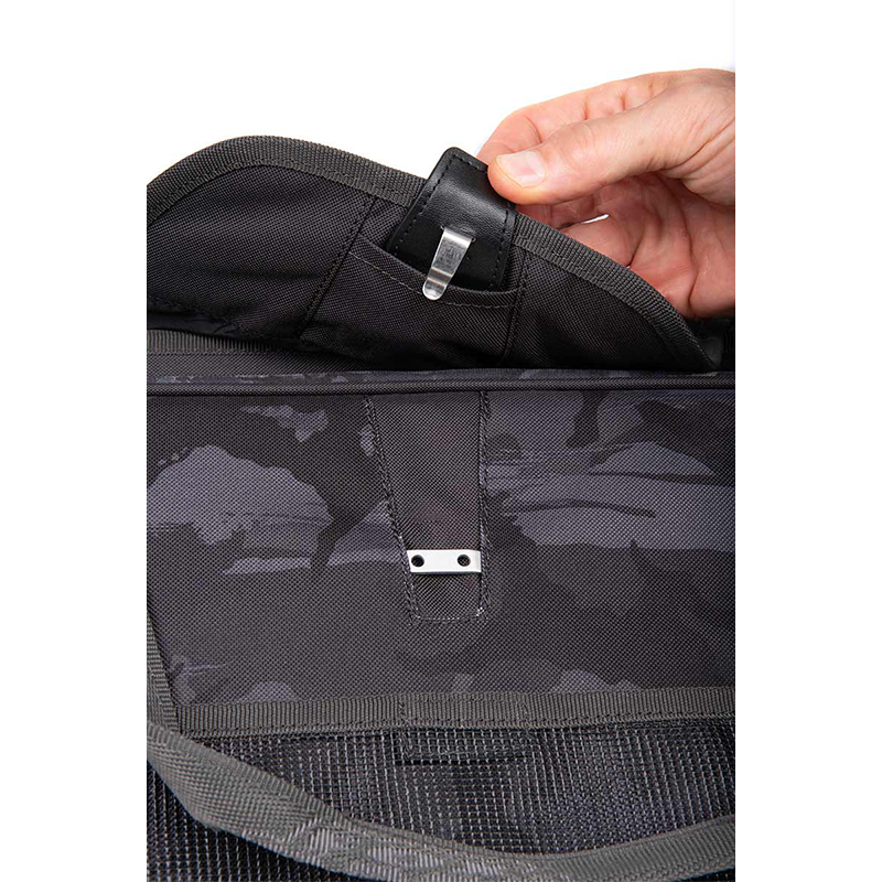 FOX RAGE CAMO VOYAGER MOULDED XL CARRYALL