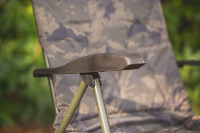 SOLAR UNDERCOVER CAMO RECLINER CHAIR